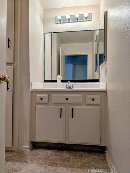 Building Photo - 6815 Remmet Ave