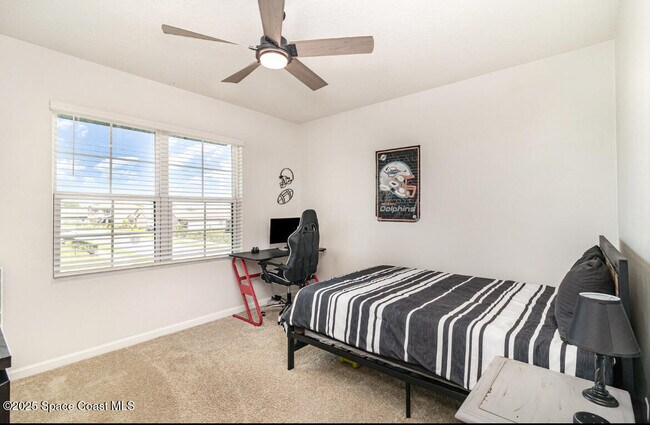 Building Photo - 7389 Tourmaline Dr