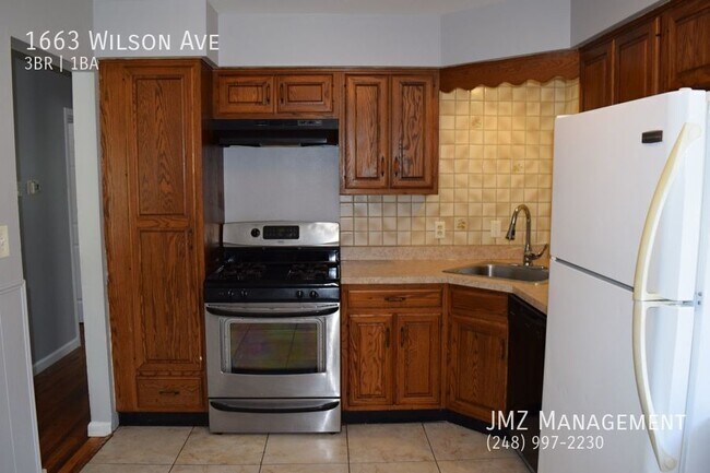 Building Photo - 1663 Wilson Ave