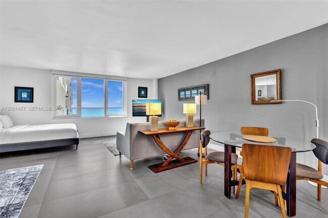 Building Photo - 2301 Collins Ave