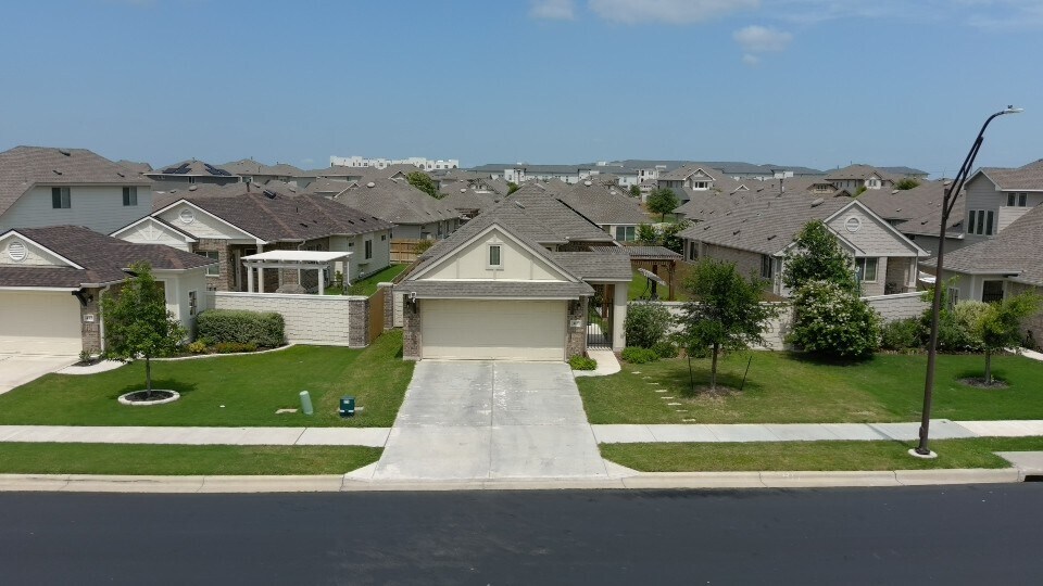Building Photo - 417 Arabian Colt Dr