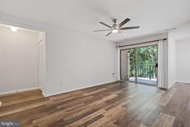 Building Photo - 3326 Woodburn Village Dr
