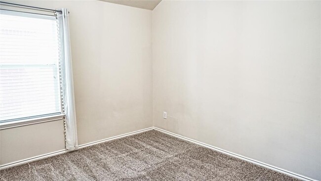Building Photo - 9959 Driftwood Park Dr