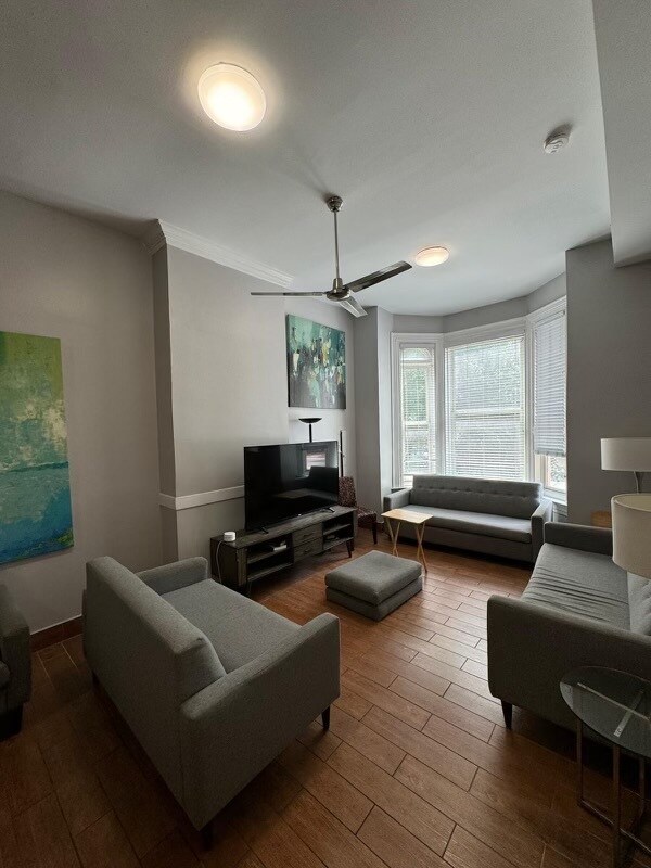 Building Photo - 817 6th St NW