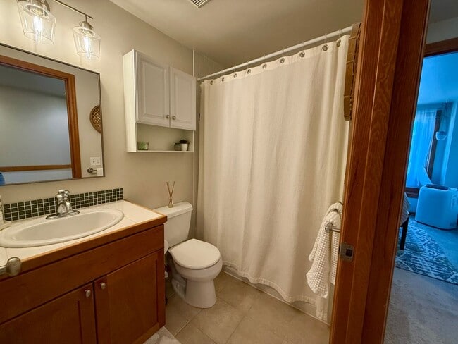 Building Photo - West Seattle Townhome