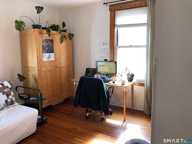 Building Photo - 52 Canner St