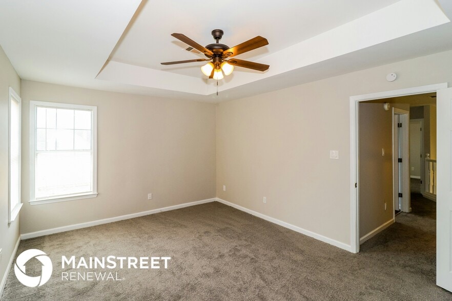 Building Photo - 8890 Hidden Springs Cove