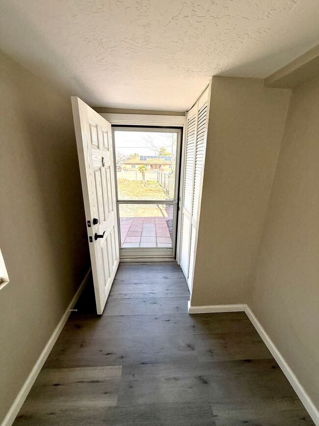 Building Photo - Charming Newly Updated 1 Bed / 1 Bath in the Heart of Kingman- Available Now!