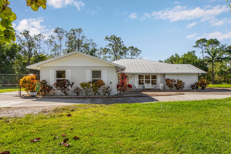 Primary Photo - 2950 Coach House Ln