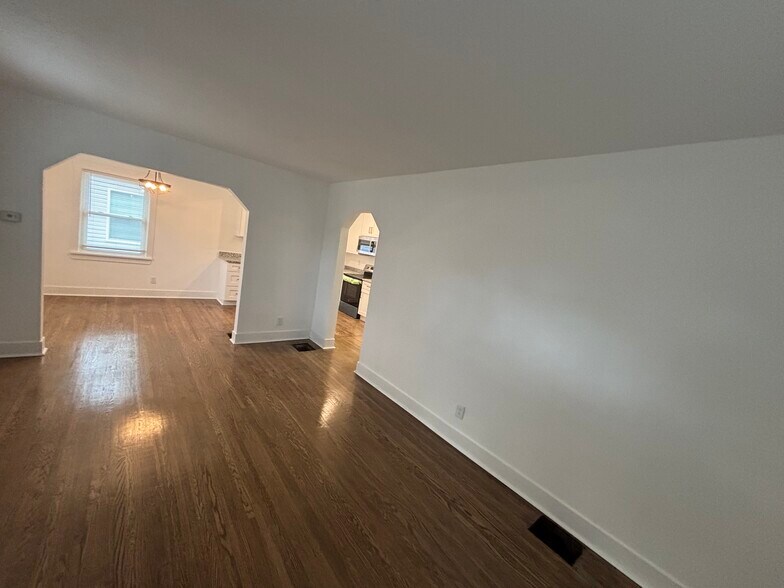 Building Photo - 3742 Anioton Ct