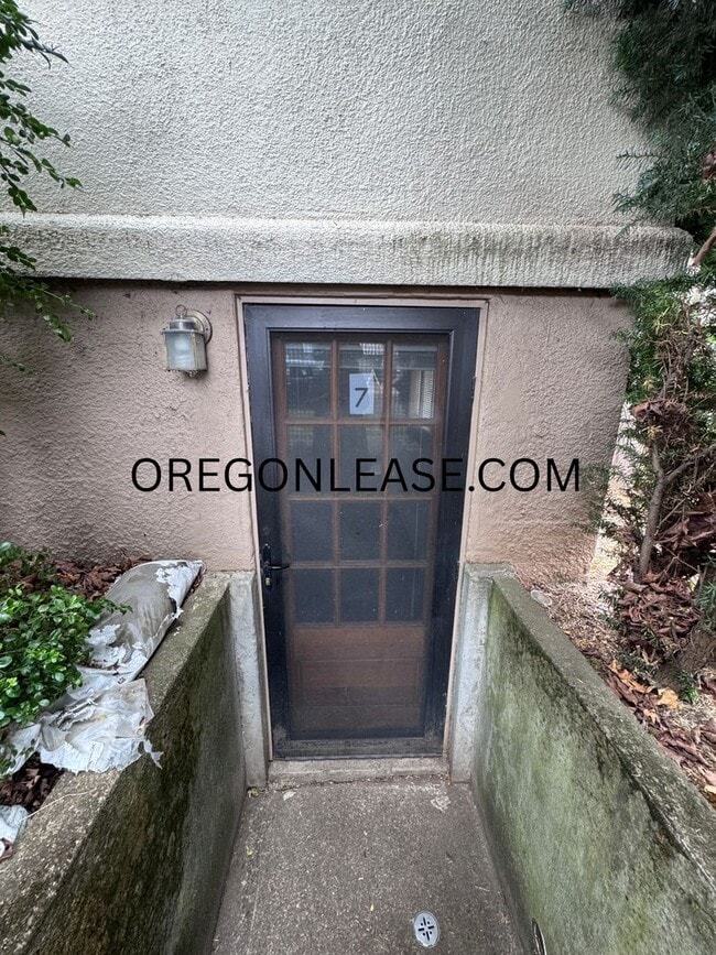 Building Photo - One bedroom downtown Eugene Apartment