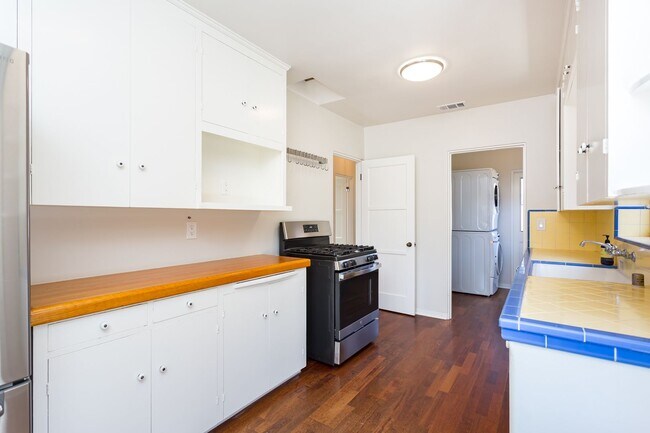 Building Photo - Single Story Craftsman in North Park