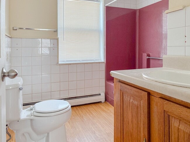 Building Photo - Charming 1br Townhome In Quite Country Setting (Heat Included)