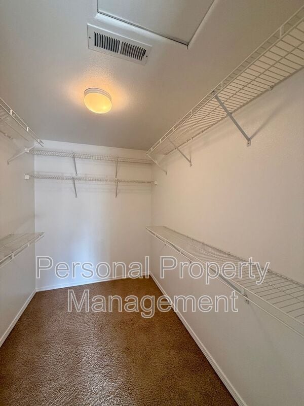 Building Photo - 2312 NE 106th St