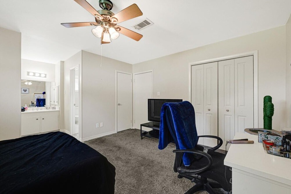 Building Photo - 1109 Frances Dr