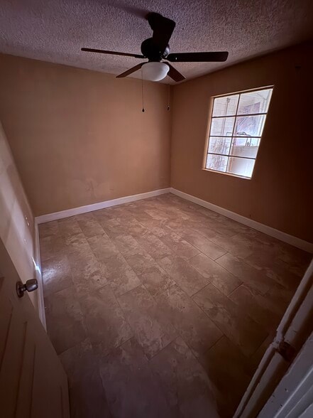 Building Photo - 250 S Grand Dr