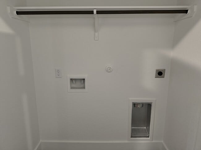 Building Photo - 1110 S College Ave