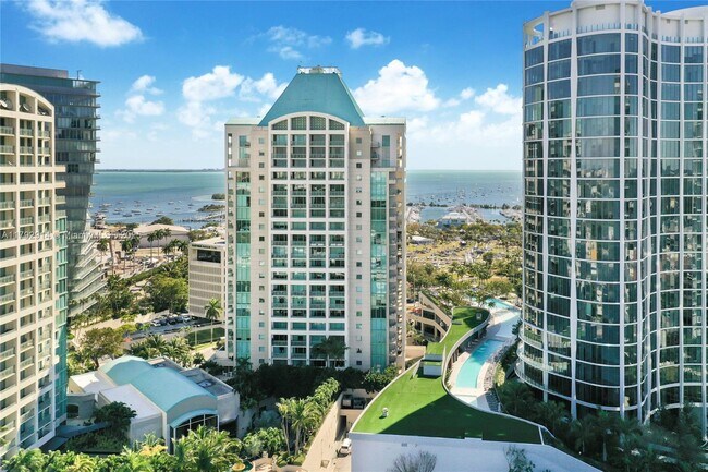 Building Photo - 3400 SW 27th Ave