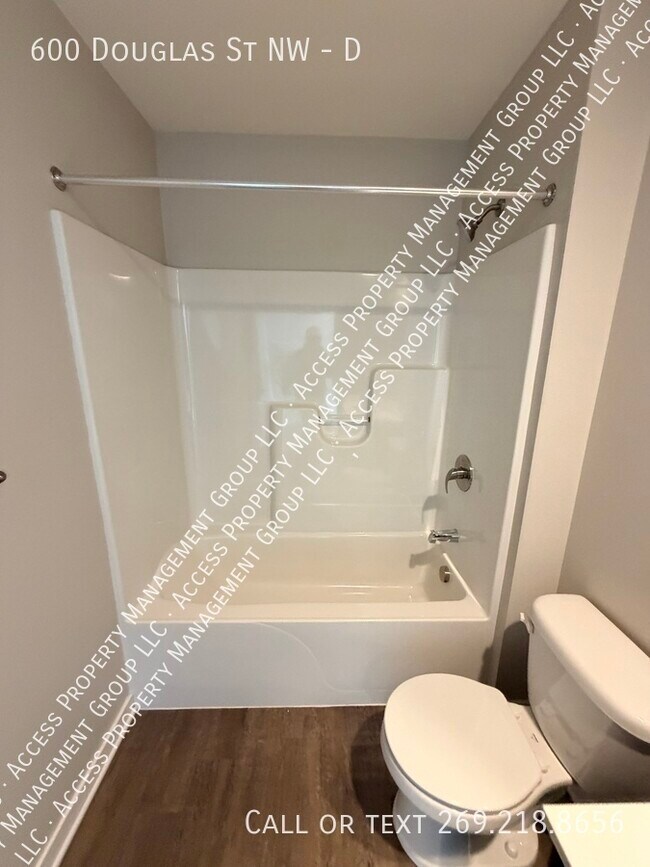 Building Photo - 600 Douglas St NW