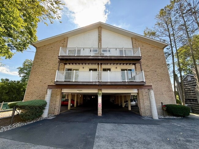 Building Photo - 41 Rock Spring Rd