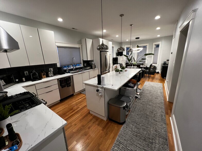 Building Photo - 19 Wheeler St