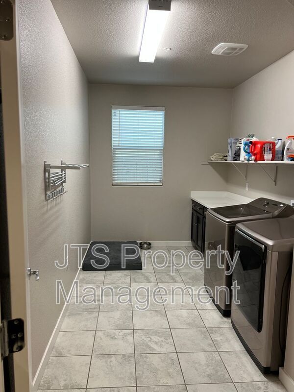 Building Photo - 12158 Byrony Ct