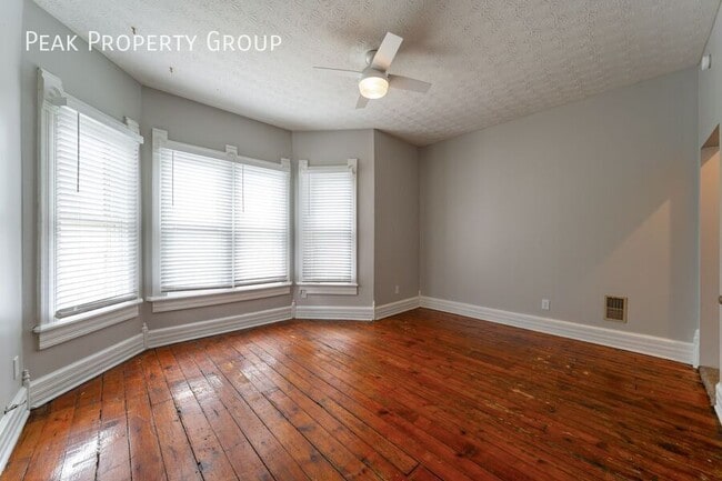 Building Photo - 732 1/2 Neil Avenue-