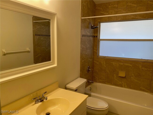 Building Photo - 13649 Admiral Ct