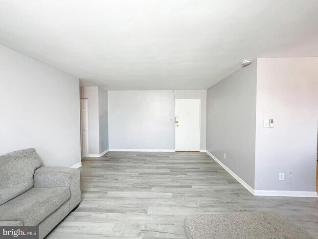 Building Photo - 614 Sligo Ave