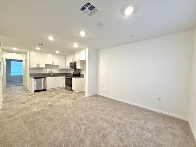 Building Photo - 26865 Millerton St