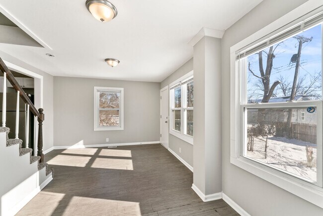 Building Photo - 1119 E 84th St