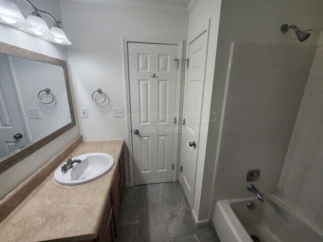 Building Photo - 4860 Tremont Dr NE