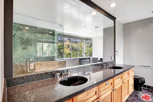 Building Photo - 6396 Weidlake Dr