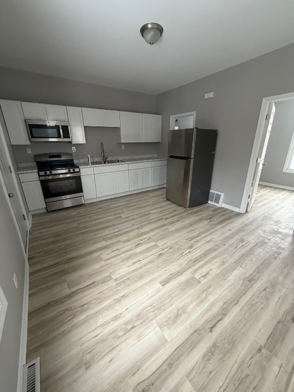 Building Photo - 1646 Center St