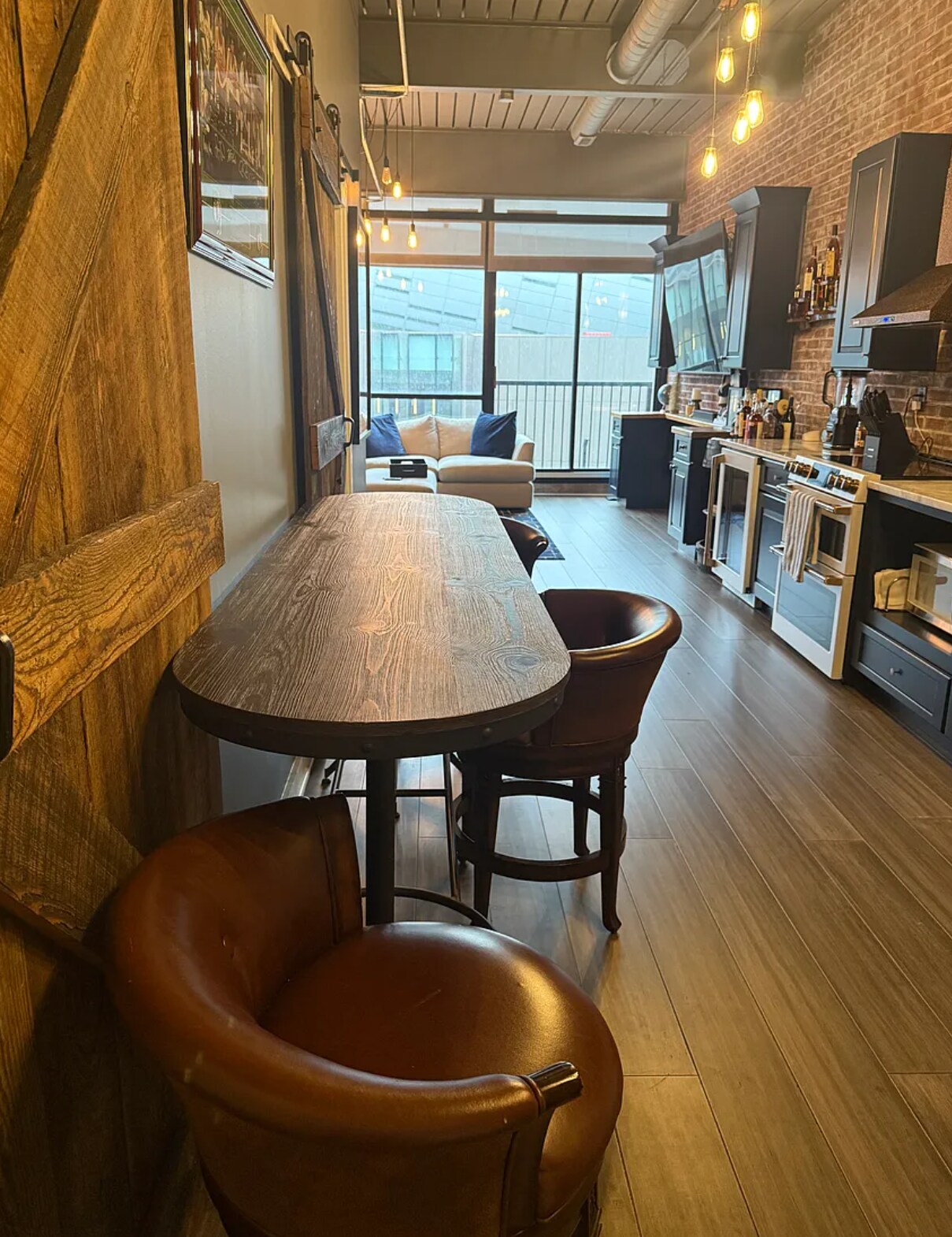 Building Photo - 515 W Main St