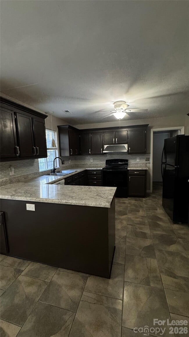 Building Photo - 2206 Killarney Pl