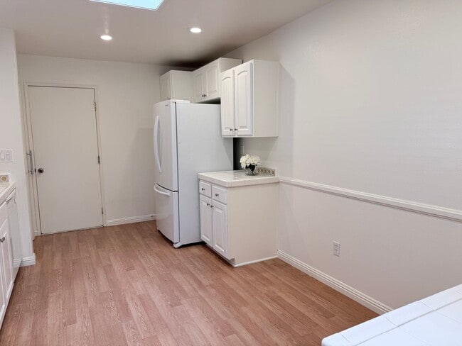 Building Photo - Coronado model with enclosed patio room in Leisure Village Camarillo