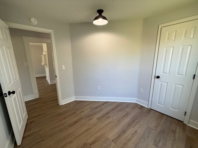 Building Photo - 1514 Jourolman Ave