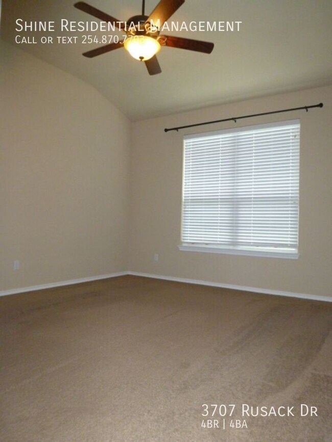 Building Photo - 3707 Rusack Dr