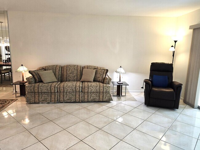 Building Photo - 3403 Bimini Ln