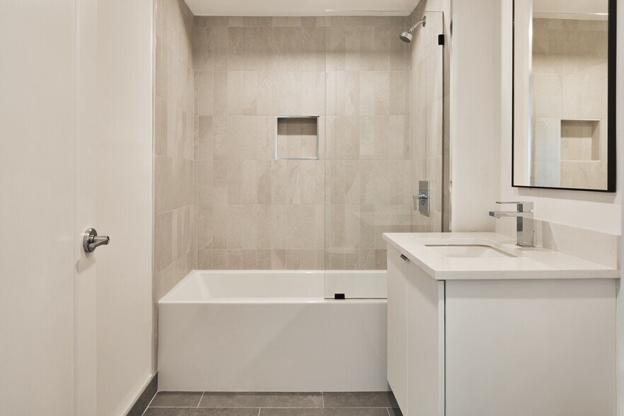 Building Photo - 29 Lenox St