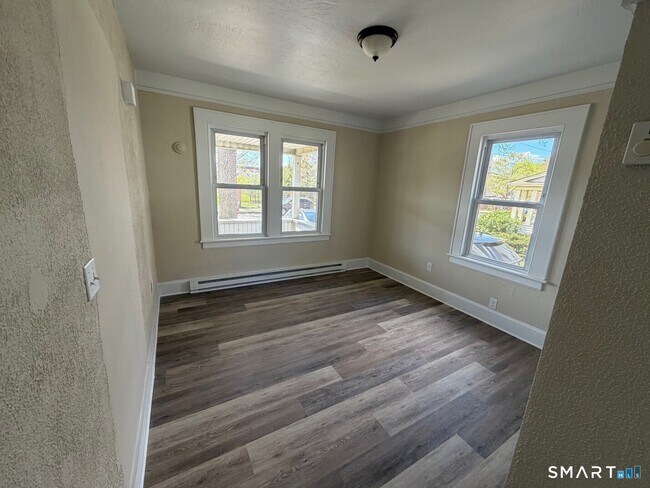 Building Photo - 35 9th Ave