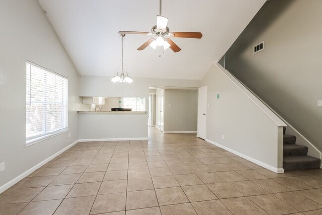 Building Photo - 2823 Forestbrook Dr