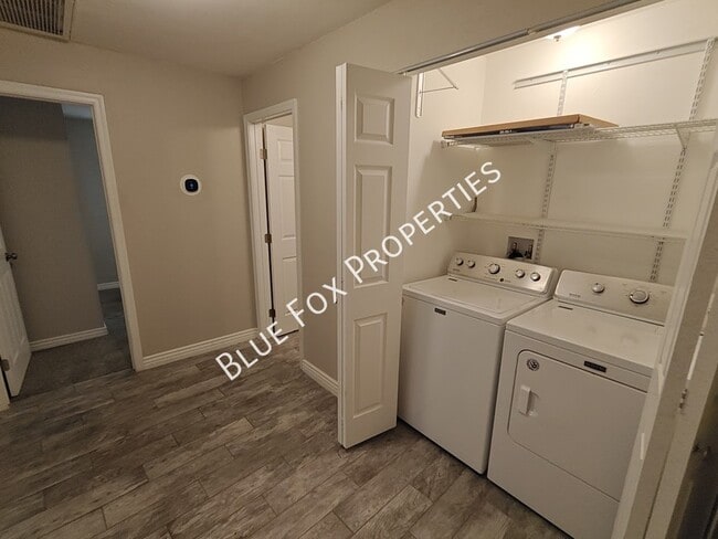 Building Photo - 619 S Highland Ave