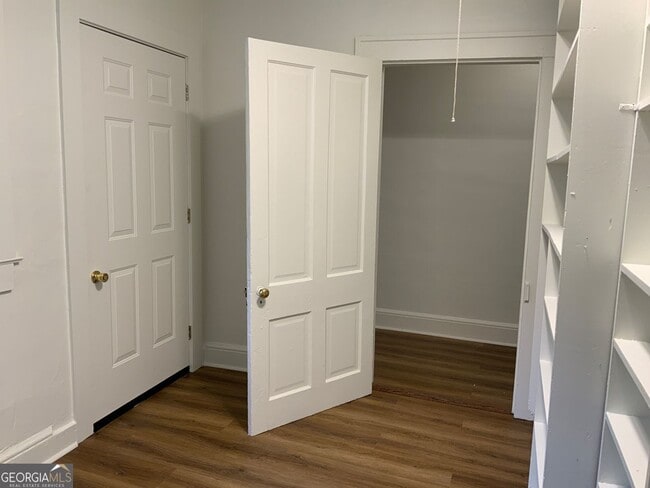 Building Photo - 204 Oakwood St NW