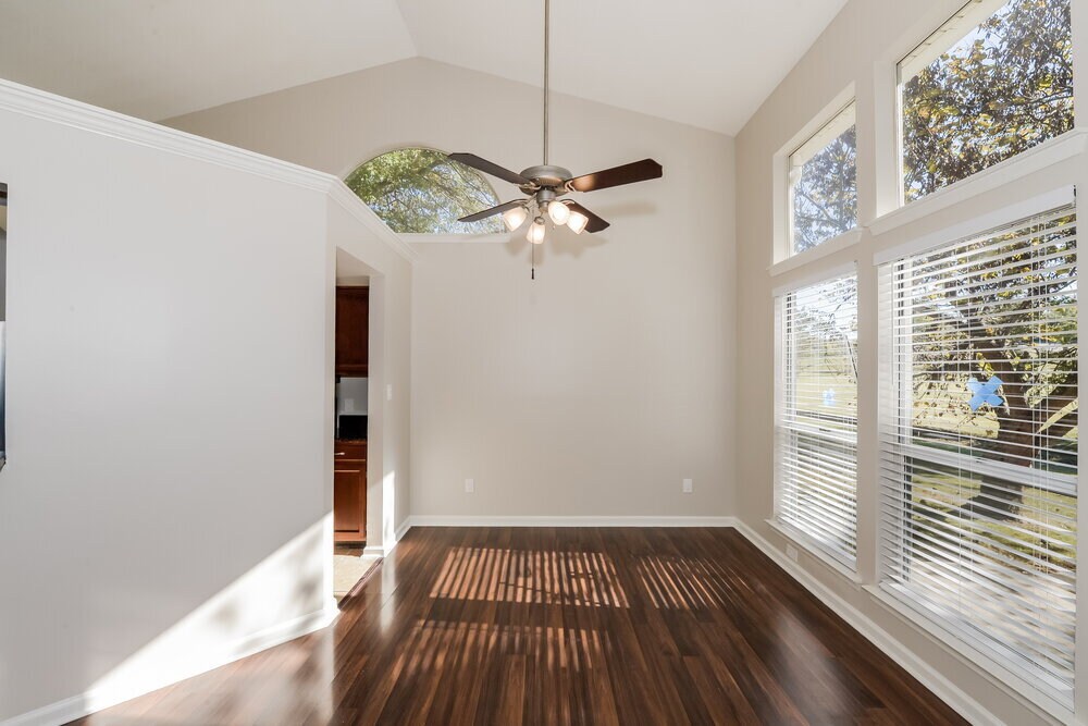 Building Photo - 102 Summerwood Ct