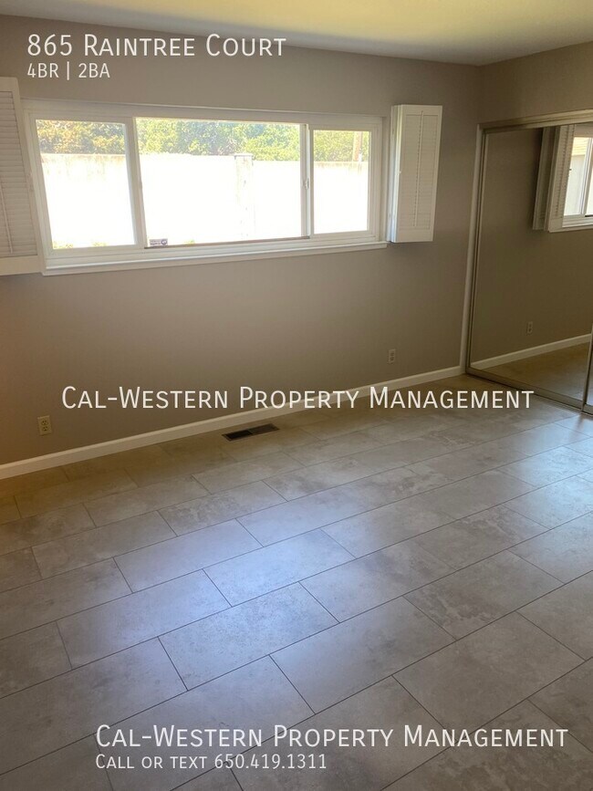 Building Photo - 865 Raintree Ct