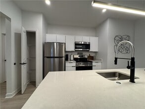 Building Photo - 401 Erie Rdg Dr