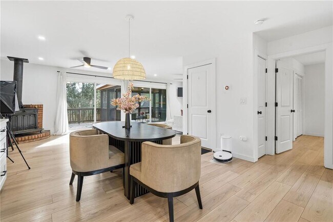 Building Photo - 2130 Cove Trail