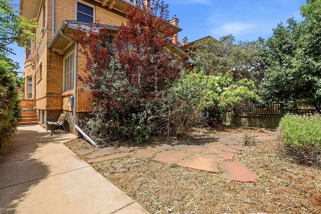 Building Photo - $4,720.95 with $300 off the first month's rent, 5 Beds - 5 Bath, Single Family Home in Denver wit...